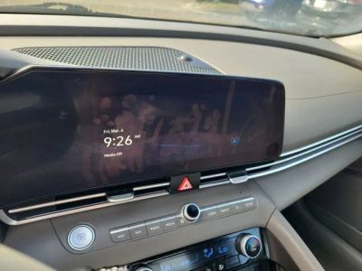 2024 Hyundai Elantra — photo 19 view