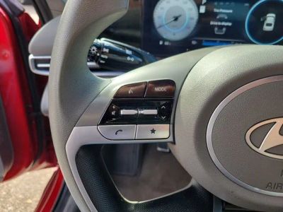 2024 Hyundai Elantra — photo 15 view