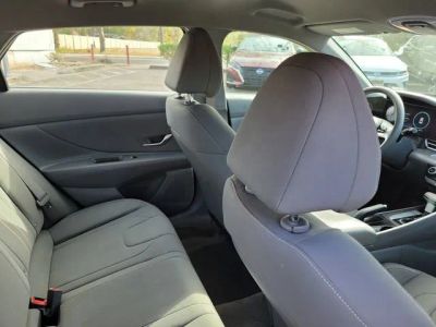 2024 Hyundai Elantra — photo 30 view