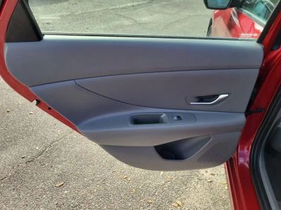 2024 Hyundai Elantra — photo 29 view