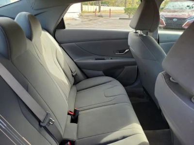 2024 Hyundai Elantra — photo 31 view