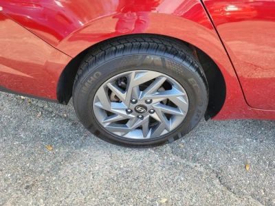 2024 Hyundai Elantra — photo 7 view
