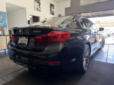 2017 BMW 5-Series - Photo 2