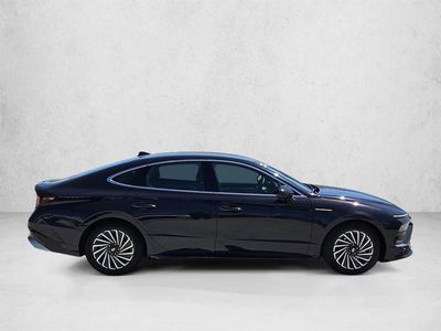 2025 Hyundai Sonata Hybrid — interior view