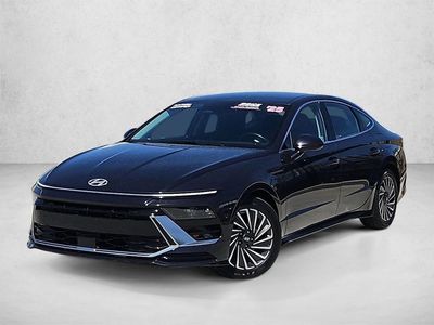 2025 Hyundai Sonata Hybrid SEL in Carbon Blue — front three-quarter view