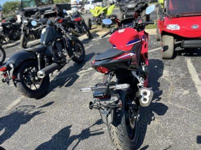 2025 Honda CBR500R - Photo 4
