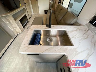 2025 Dutchmen RV Kodiak - Photo 13