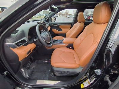 2025 Toyota Highlander - Photo 8