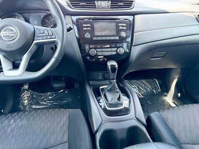 2017 Nissan Rogue - Photo 18
