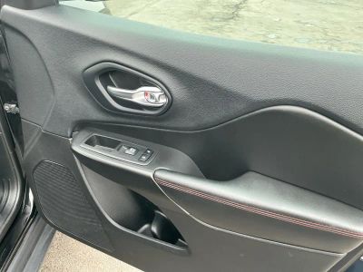 2019 Jeep Cherokee - Photo 21