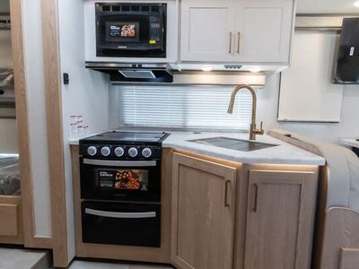 2026 Thor Motor Coach Chateau - Photo 15
