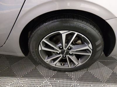 2024 Kia Forte — photo 10 view