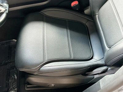 2025 Mercedes-Benz GLC — photo 18 view