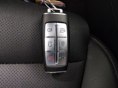 2025 Genesis GV70 - Photo 15