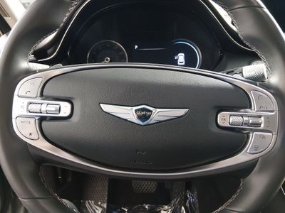2025 Genesis GV70 - Photo 12
