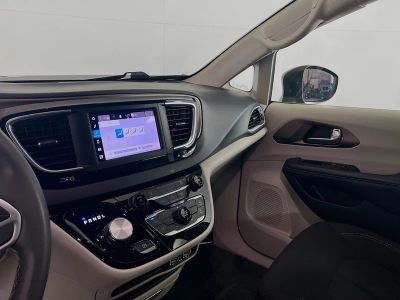 2023 Chrysler Voyager — photo 18 view