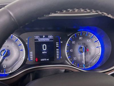 2023 Chrysler Voyager — photo 10 view