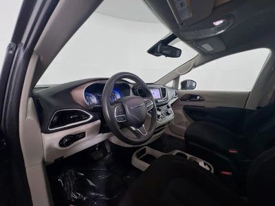 2023 Chrysler Voyager — photo 16 view