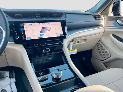 2026 Jeep Grand Cherokee — photo 23 view