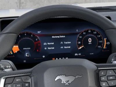 2026 Ford Mustang - Photo 13