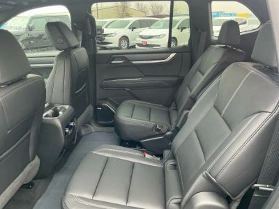 2026 GMC Acadia — photo 17 view