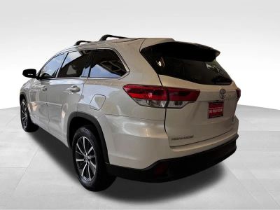 2018 Toyota Highlander — interior view