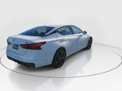 2023 Nissan Altima — photo 7 view
