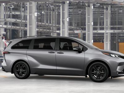 2026 Toyota Sienna — photo 13 view
