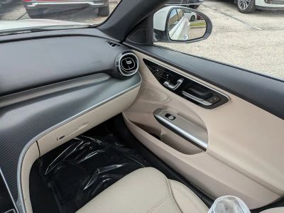 2025 Mercedes-Benz C-Class — photo 18 view