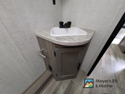 2021 Gulf Stream RV ENLIGHTEN - Photo 18