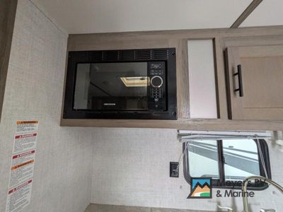 2021 Gulf Stream RV ENLIGHTEN - Photo 9
