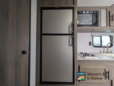 2021 Gulf Stream RV ENLIGHTEN - Photo 12