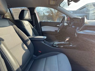 2025 Chevrolet Trax - Photo 29