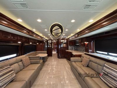 2019 Fleetwood Discovery LXE — interior view