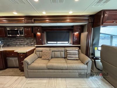2019 Fleetwood Discovery LXE — photo 11 view