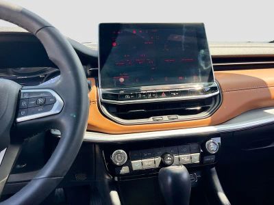 2024 Jeep Compass — photo 14 view
