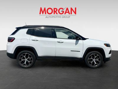 2024 Jeep Compass — photo 8 view