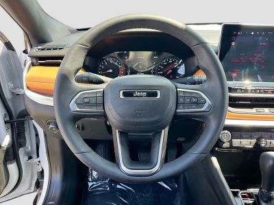 2024 Jeep Compass — photo 11 view