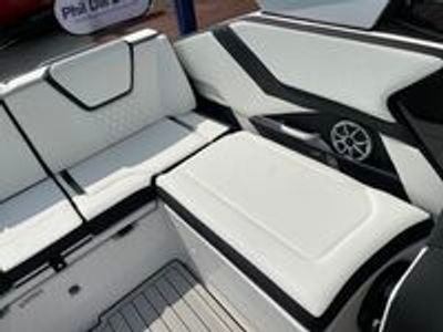 2025 Yamaha 252 S - Photo 28
