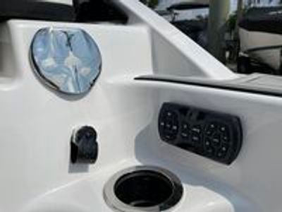 2025 Yamaha 252 S - Photo 11