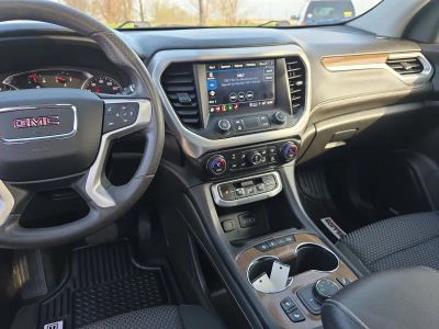 2022 GMC Acadia — photo 13 view