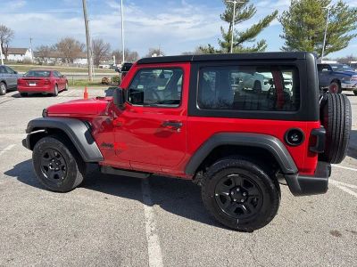 2026 Jeep Wrangler - Photo 18