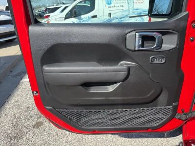 2026 Jeep Wrangler - Photo 45