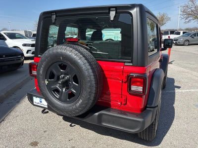 2026 Jeep Wrangler - Photo 25