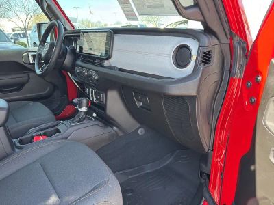 2026 Jeep Wrangler - Photo 37
