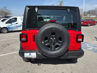 2026 Jeep Wrangler - Photo 23