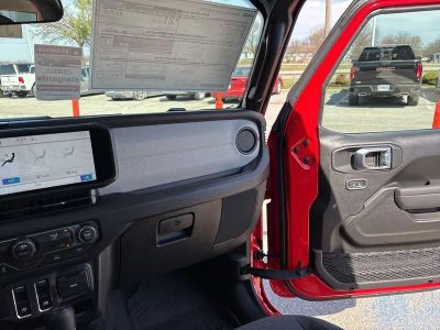 2026 Jeep Wrangler - Photo 44