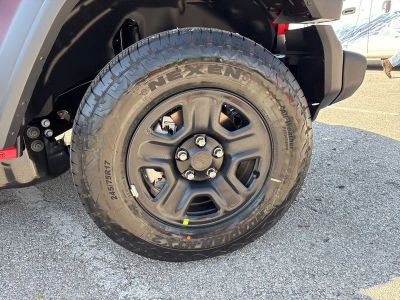 2026 Jeep Wrangler - Photo 3