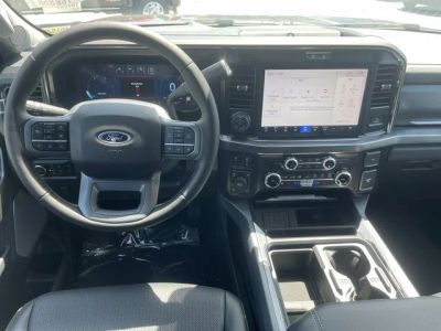 2025 Ford F-350SD - Photo 4
