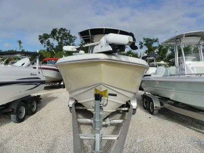 2002 Scout 235 Sportfish — side profile view